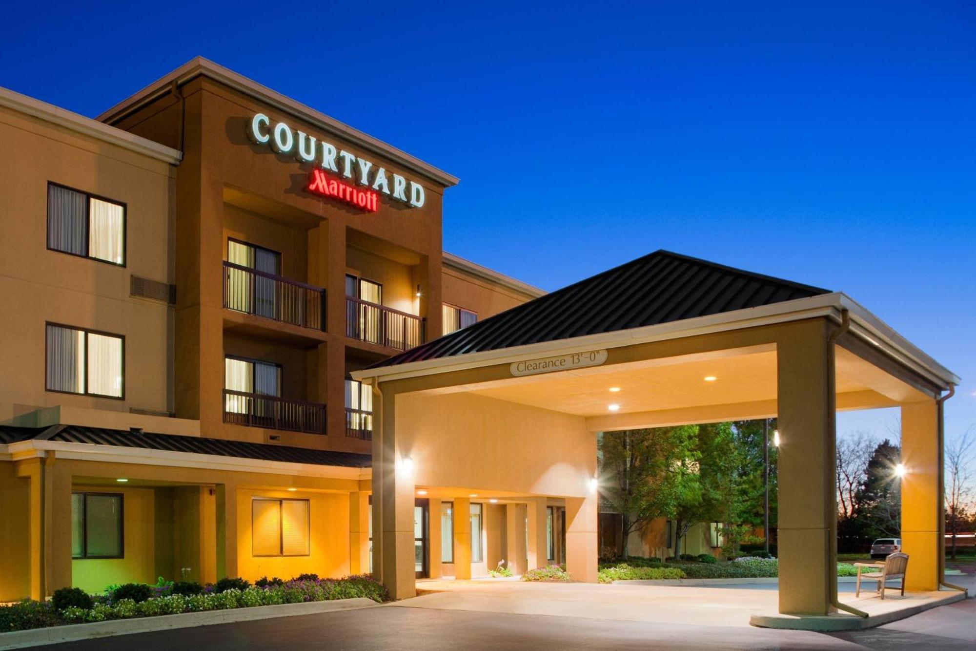 Отель Courtyard Toledo Rossford/Perrysburg Экстерьер фото